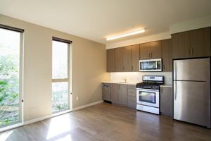 featured image of 1313 Se Lambert St #203