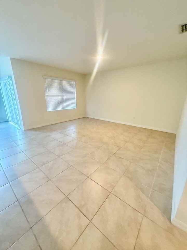 9048 Tuscan Cypress St - Photo 5 of 37