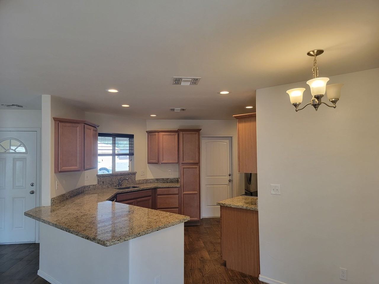 5578 S Desert Lakes Dr - Photo 4 of 12