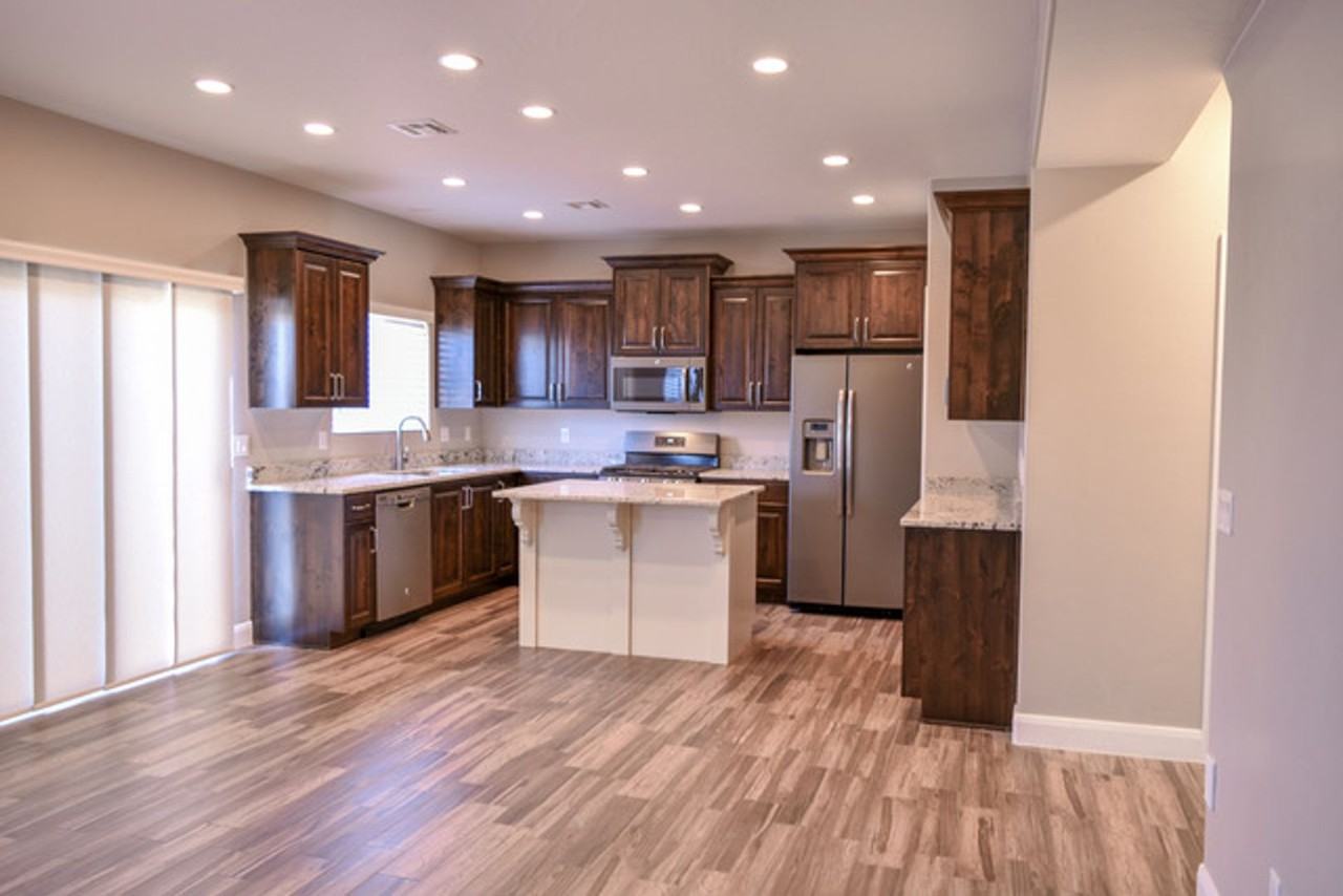 2520 Blackhawk Dr #32 - Photo 4 of 18