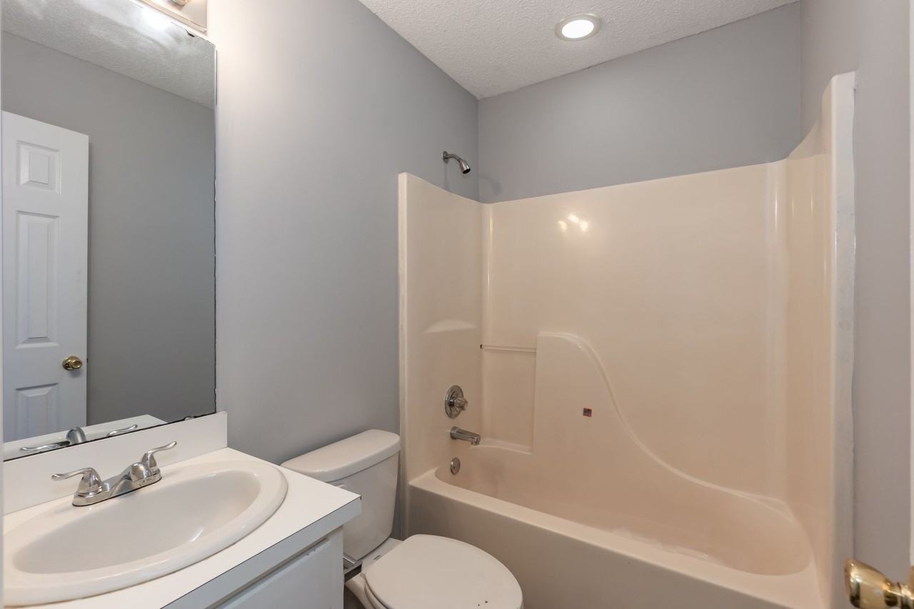 205 W Horton St - Photo 4 of 15