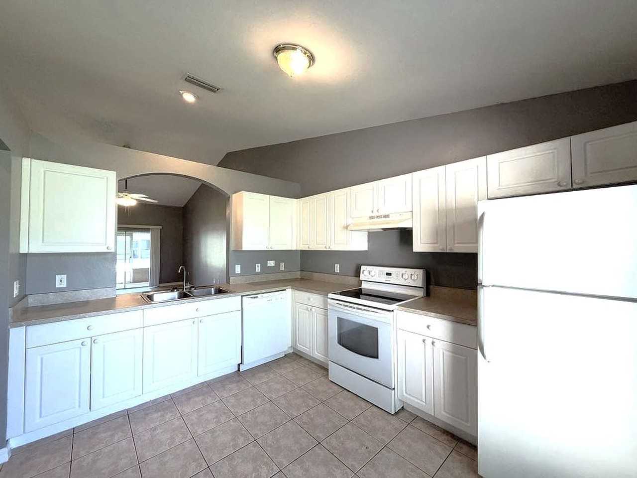 513 Ne 24th Ave - Photo 5 of 18