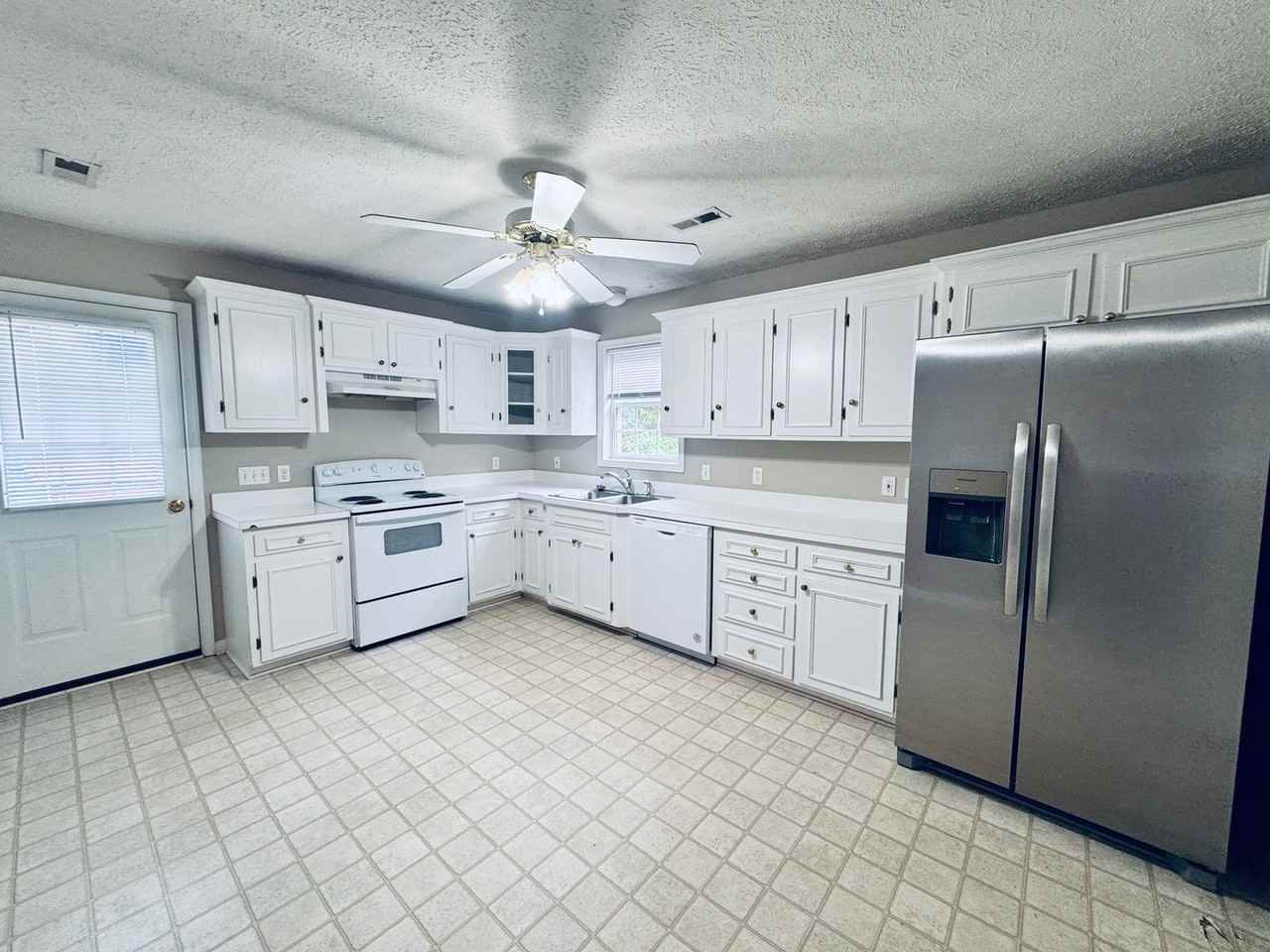 1519 Link Rd - Photo 3 of 12