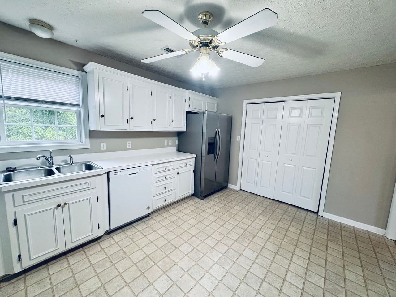 1519 Link Rd - Photo 4 of 12