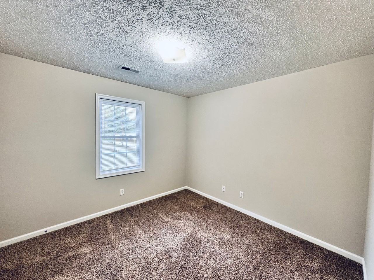 1519 Link Rd - Photo 6 of 12