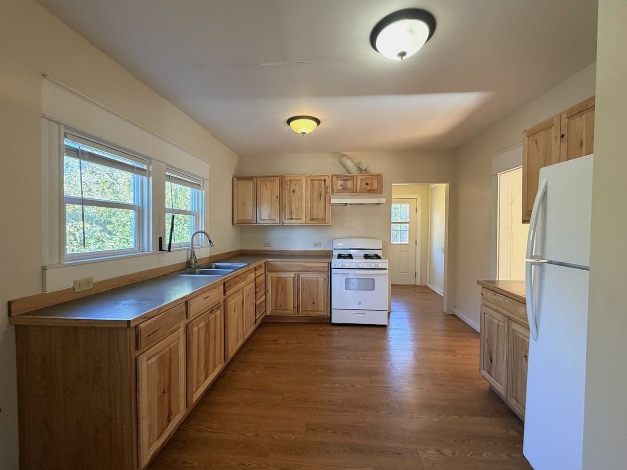 5266 Ne 15th Ave - Photo 5 of 12
