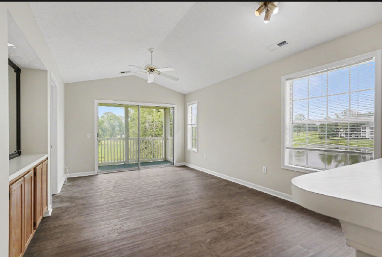 537 White River Dr #17I - Photo 3 of 5