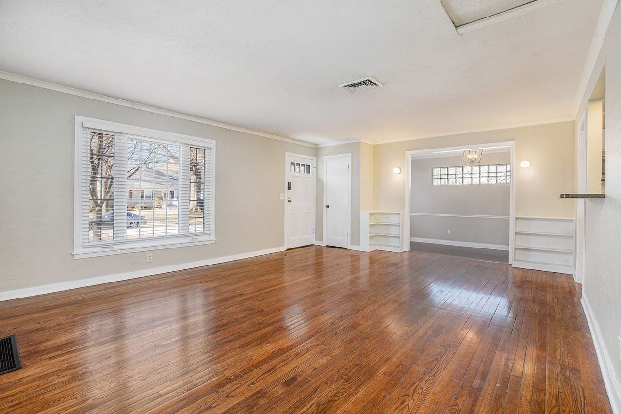 6043 Fontana St - Photo 4 of 22
