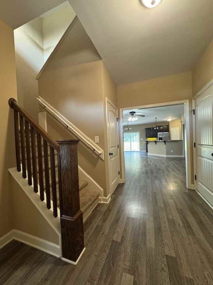 107 E Lake Dr - Photo 2 of 19