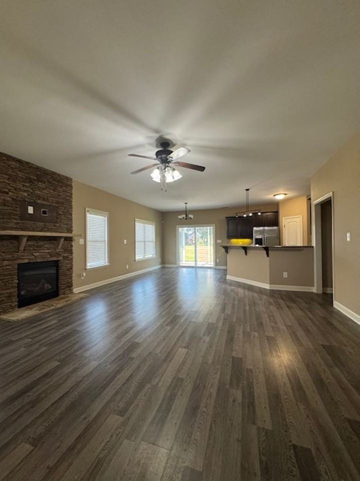 107 E Lake Dr - Photo 4 of 19