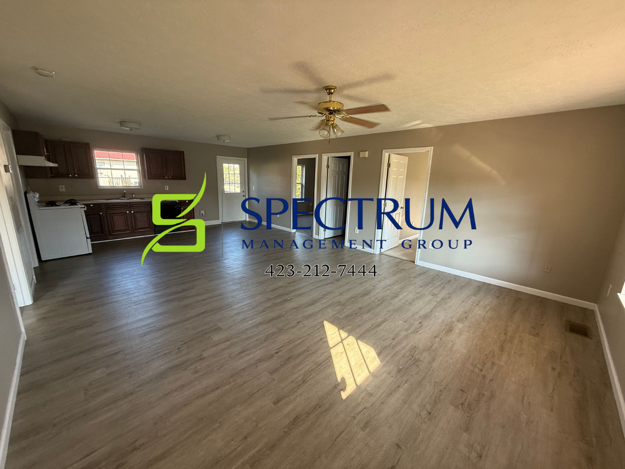 533 Amanda Cir - Photo 2 of 10
