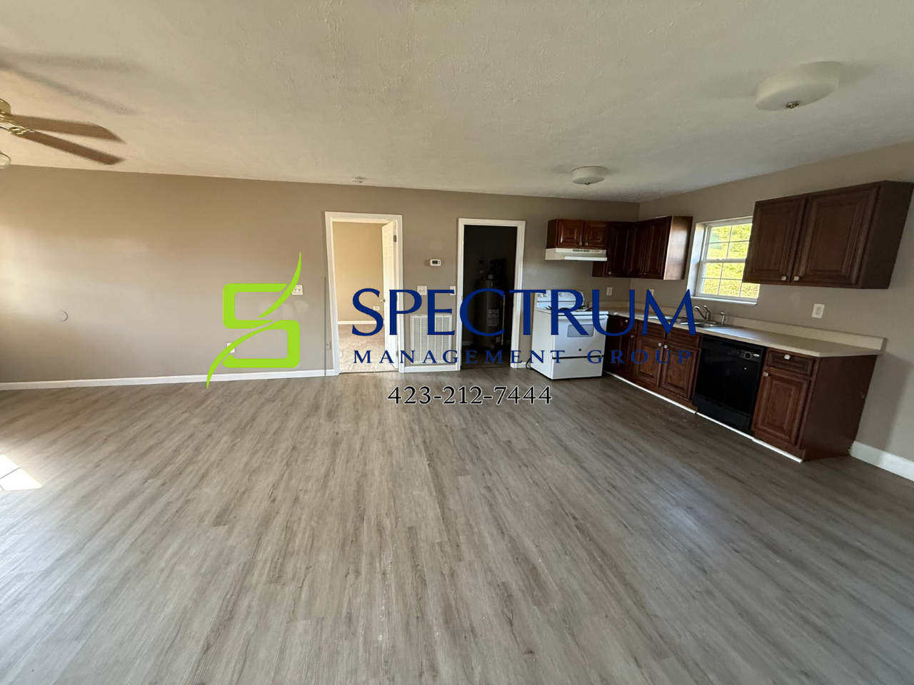 533 Amanda Cir - Photo 3 of 10