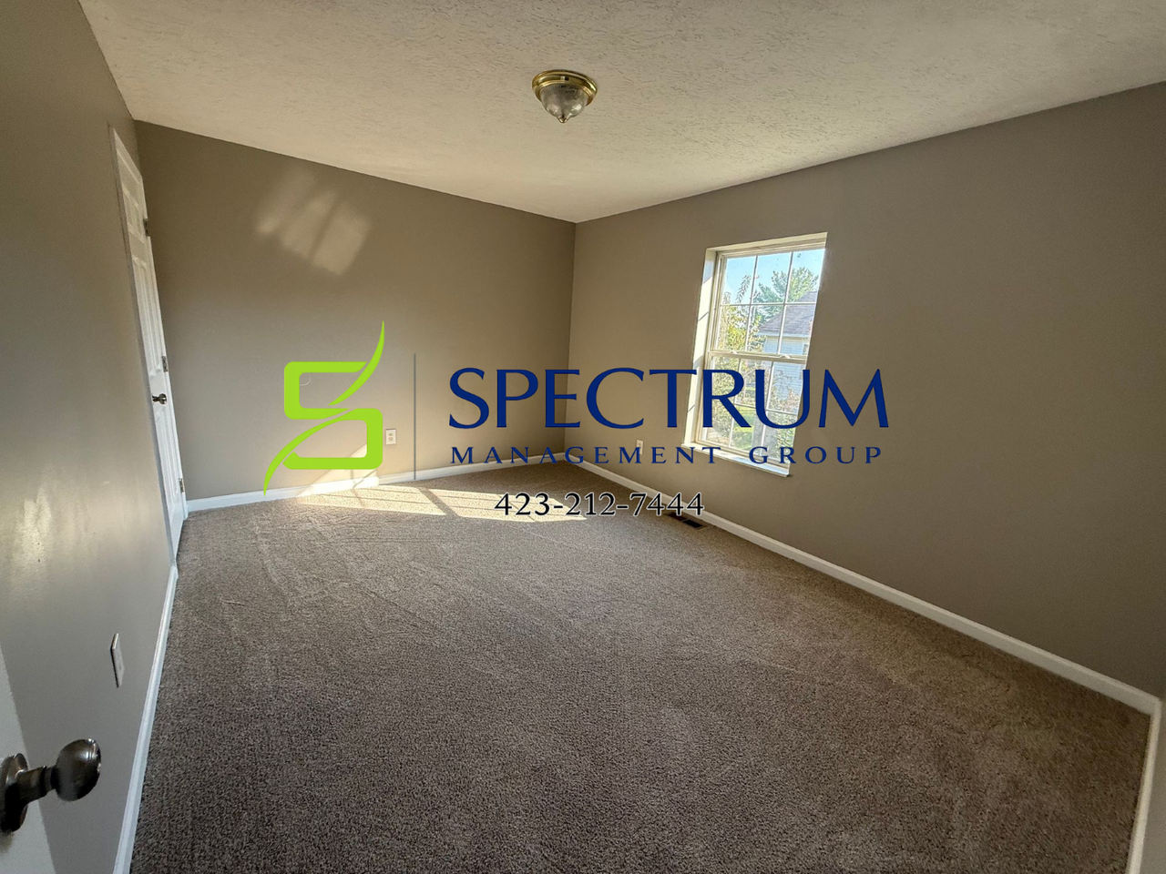 533 Amanda Cir - Photo 4 of 10