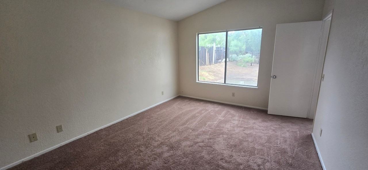22750 Mountain View Rd - Photo 5 of 8