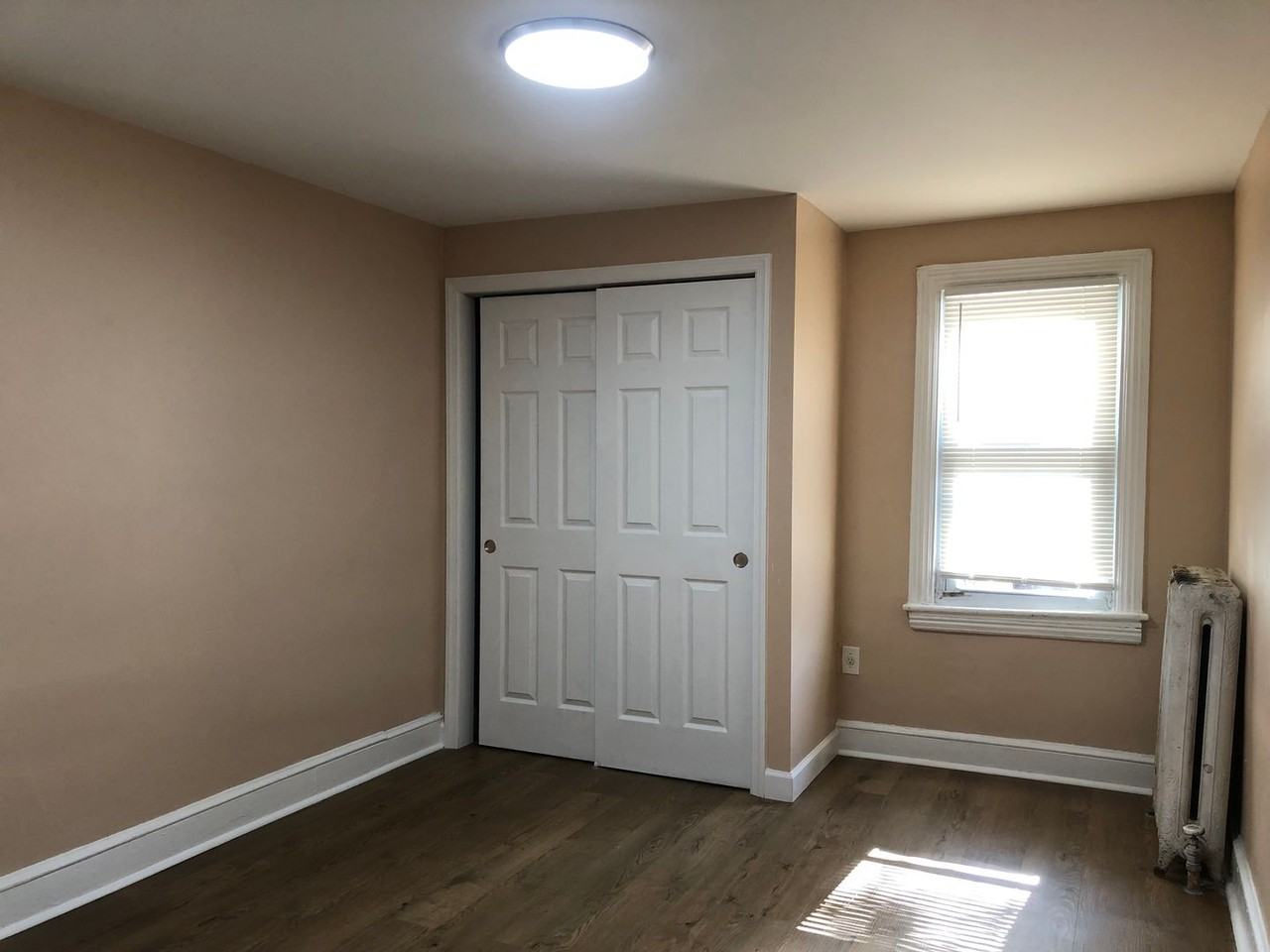 1119 S Clinton Ave - Photo 5 of 18