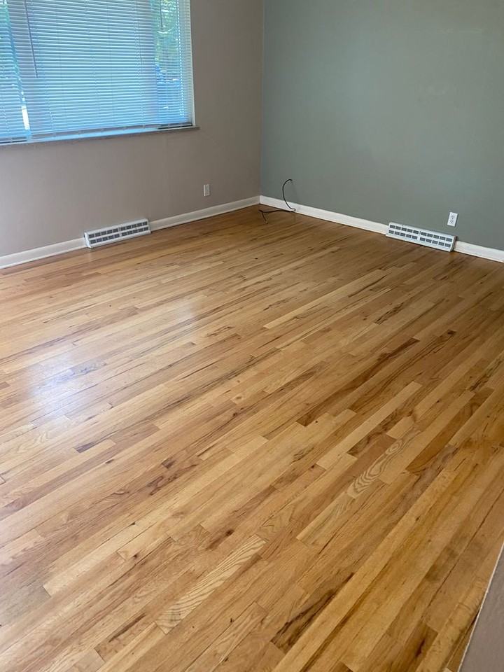 825 36th St - Photo 5 of 11