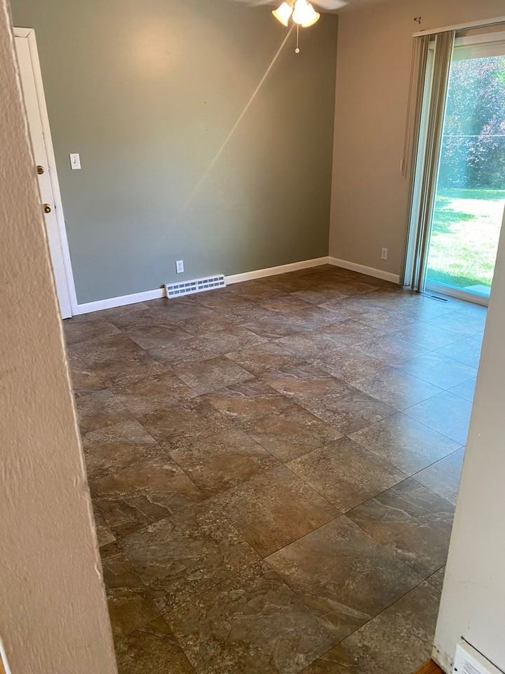825 36th St - Photo 6 of 11