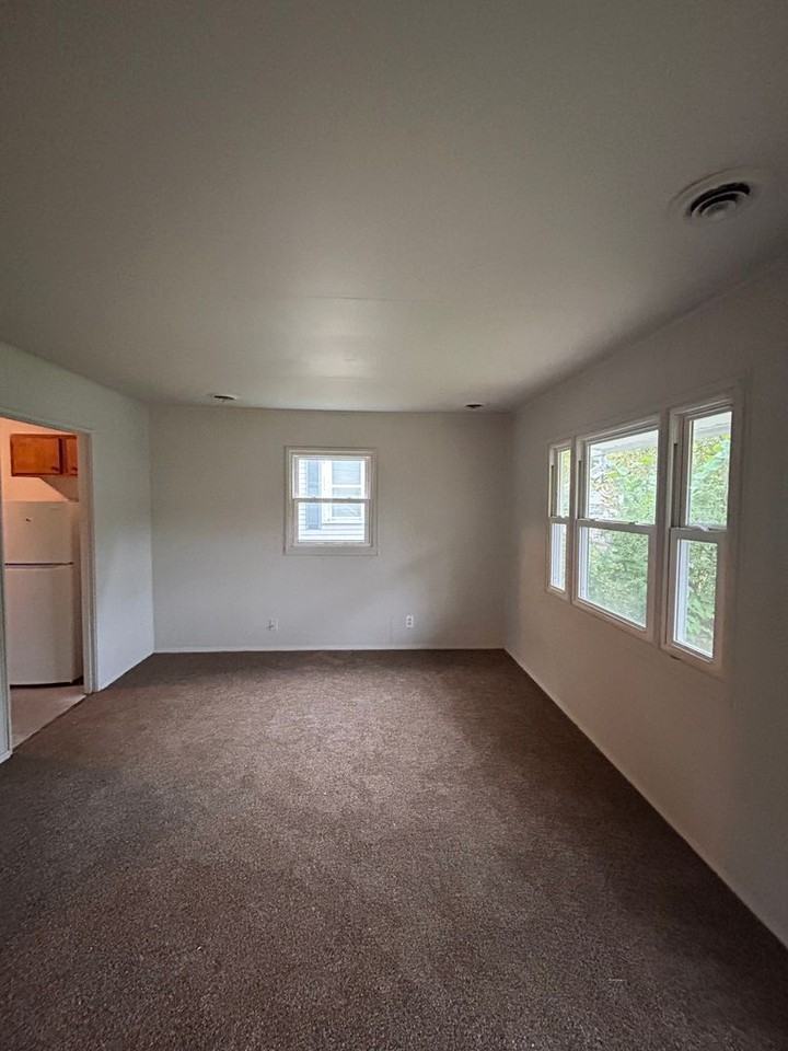 3114 Abbott St - Photo 2 of 6