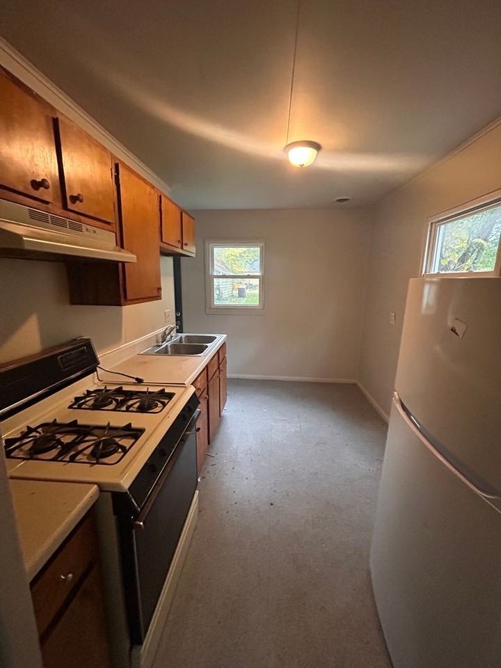 3114 Abbott St - Photo 3 of 6