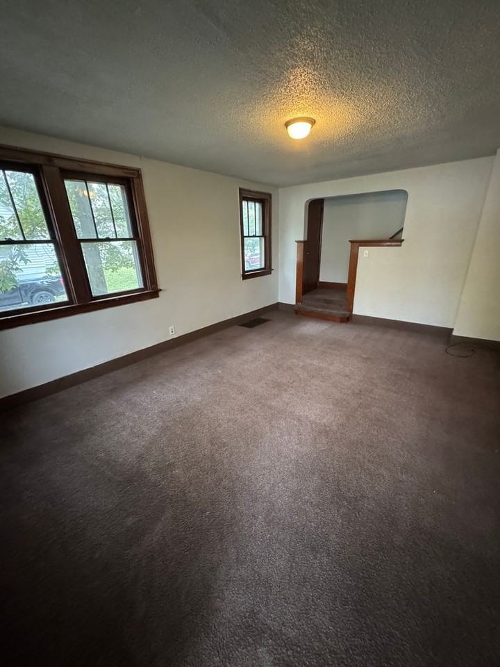 4728 Monroe St - Photo 2 of 8