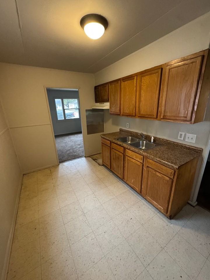 4730 Reed St - Photo 3 of 8