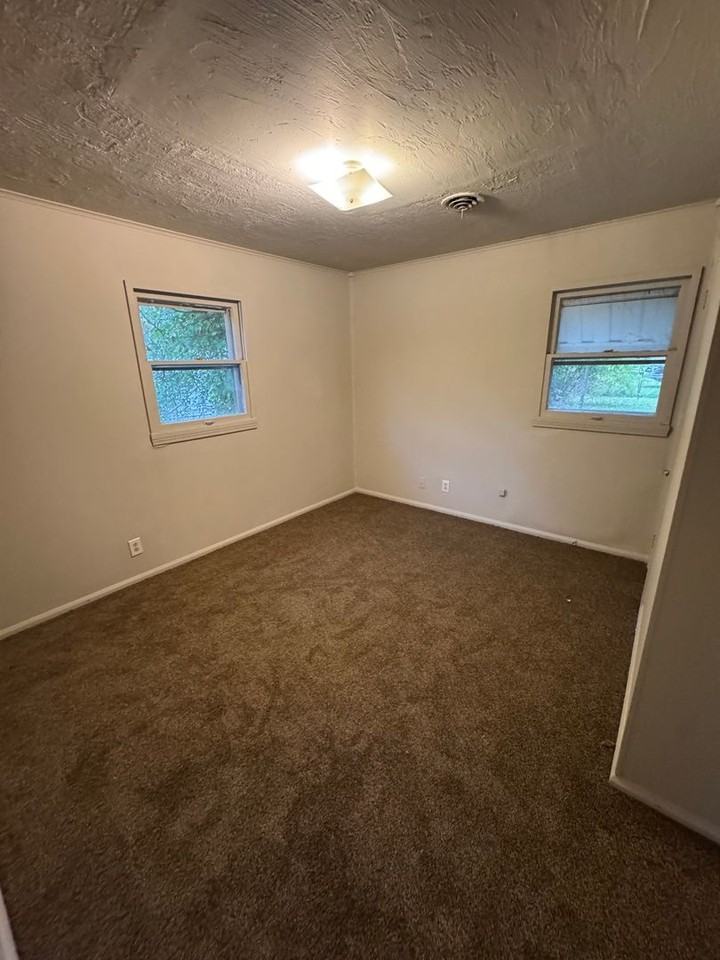 4730 Reed St - Photo 4 of 8