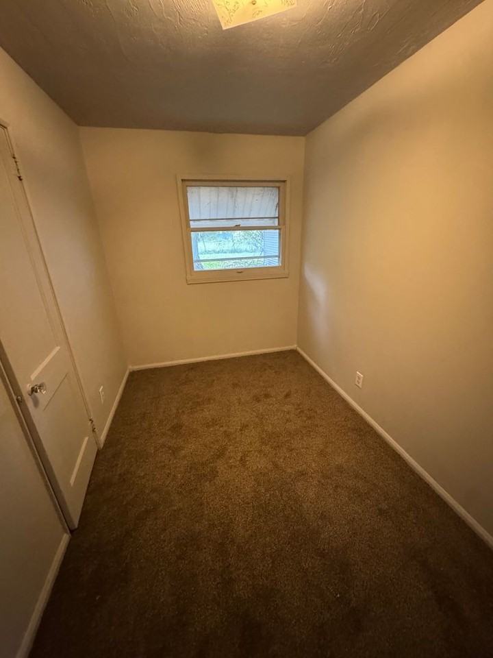 4730 Reed St - Photo 5 of 8