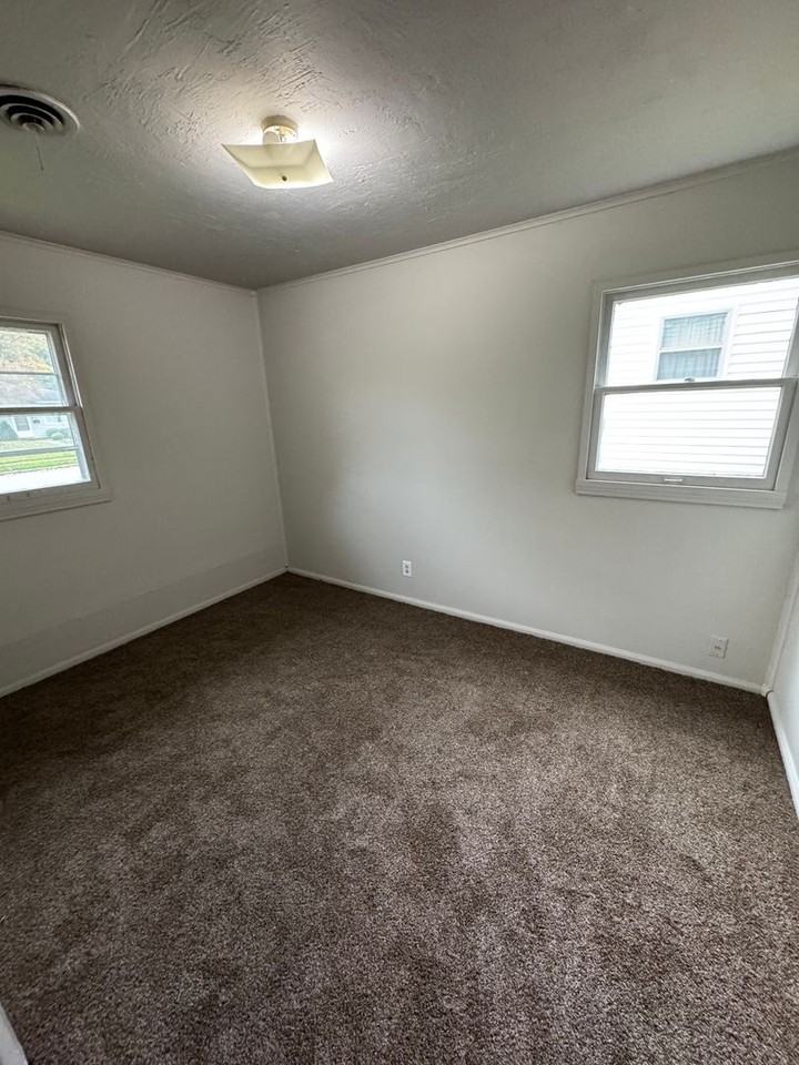 4730 Reed St - Photo 6 of 8