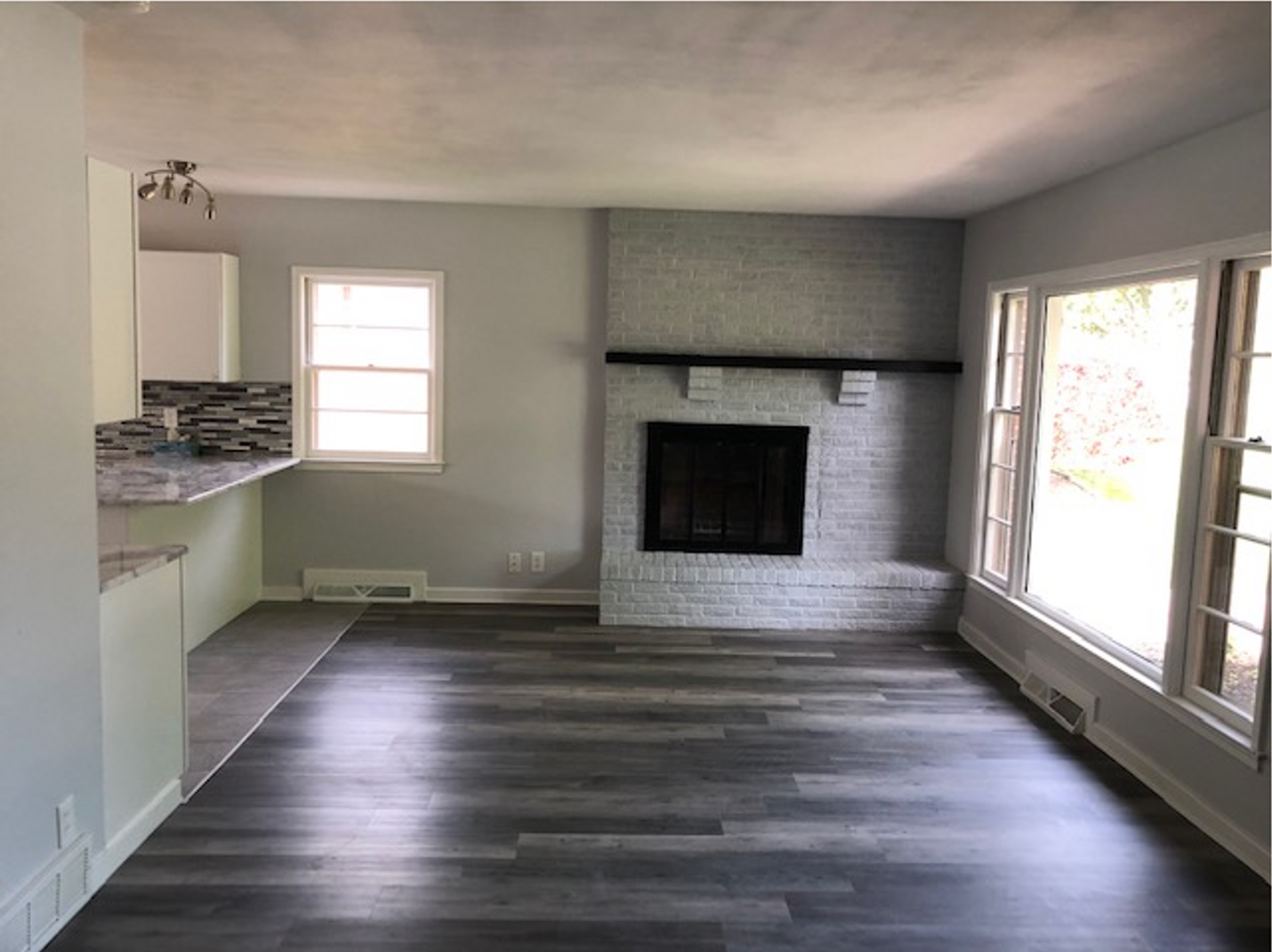 420 Ashworth Rd - Photo 3 of 17