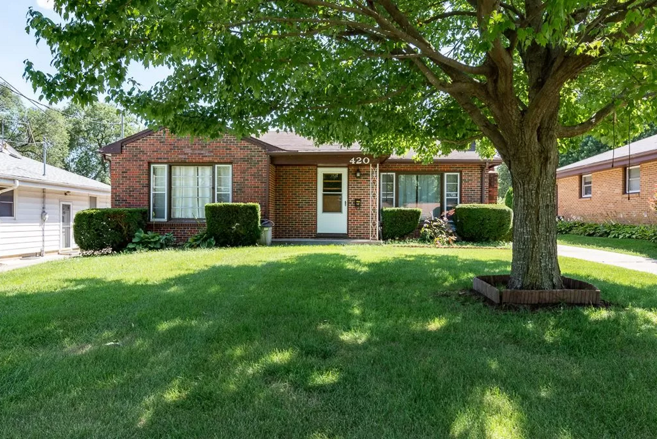 420 Ashworth Rd - Photo 4 of 17