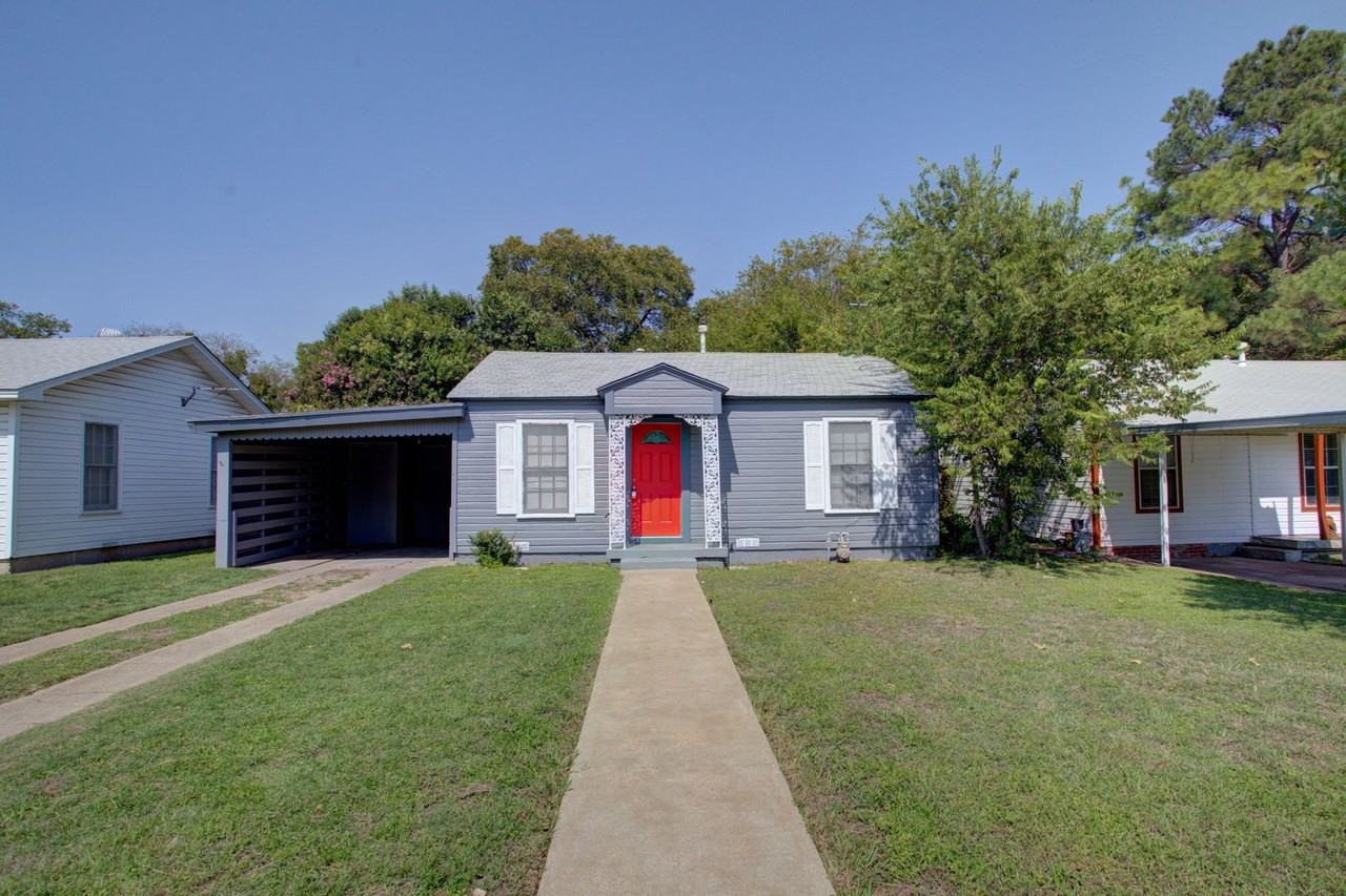 428 Turner St - Photo 2 of 13