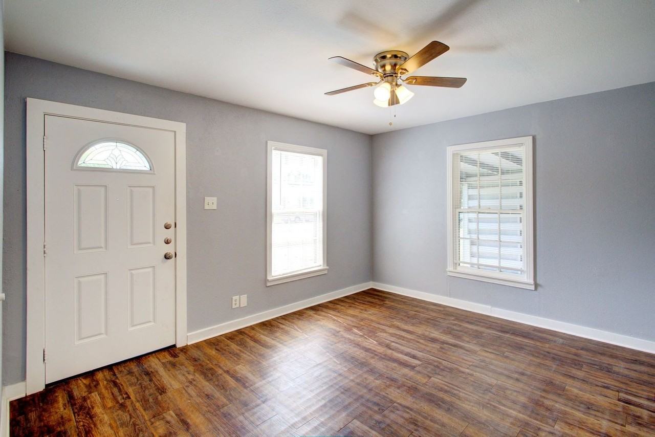428 Turner St - Photo 3 of 13