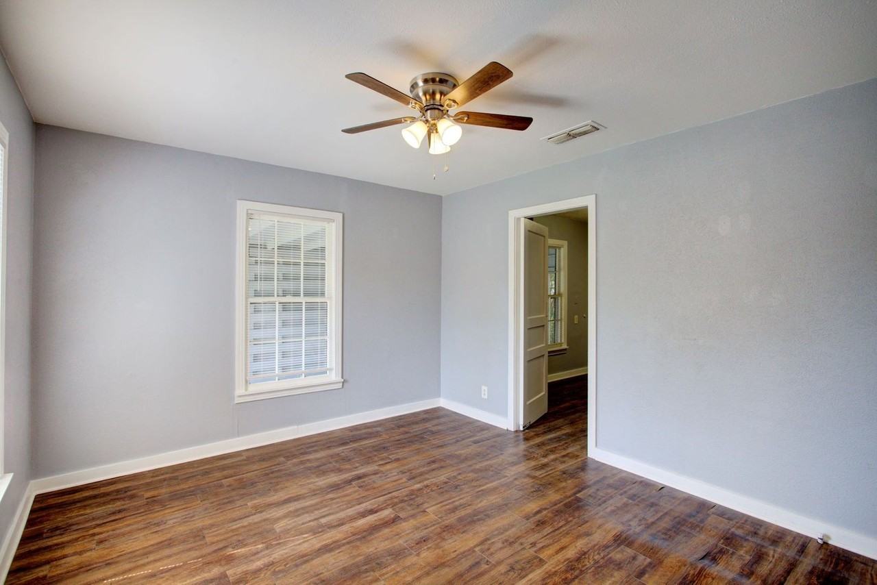 428 Turner St - Photo 4 of 13