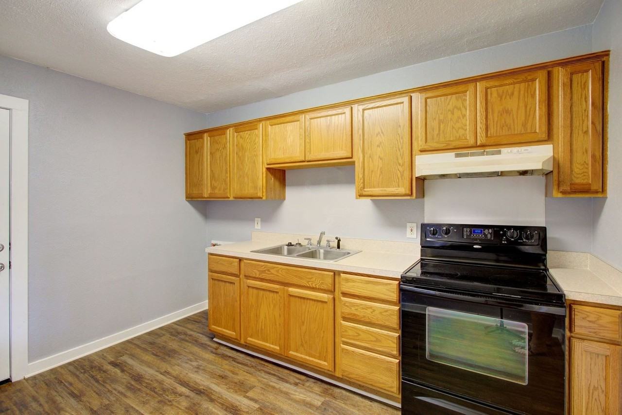 428 Turner St - Photo 6 of 13