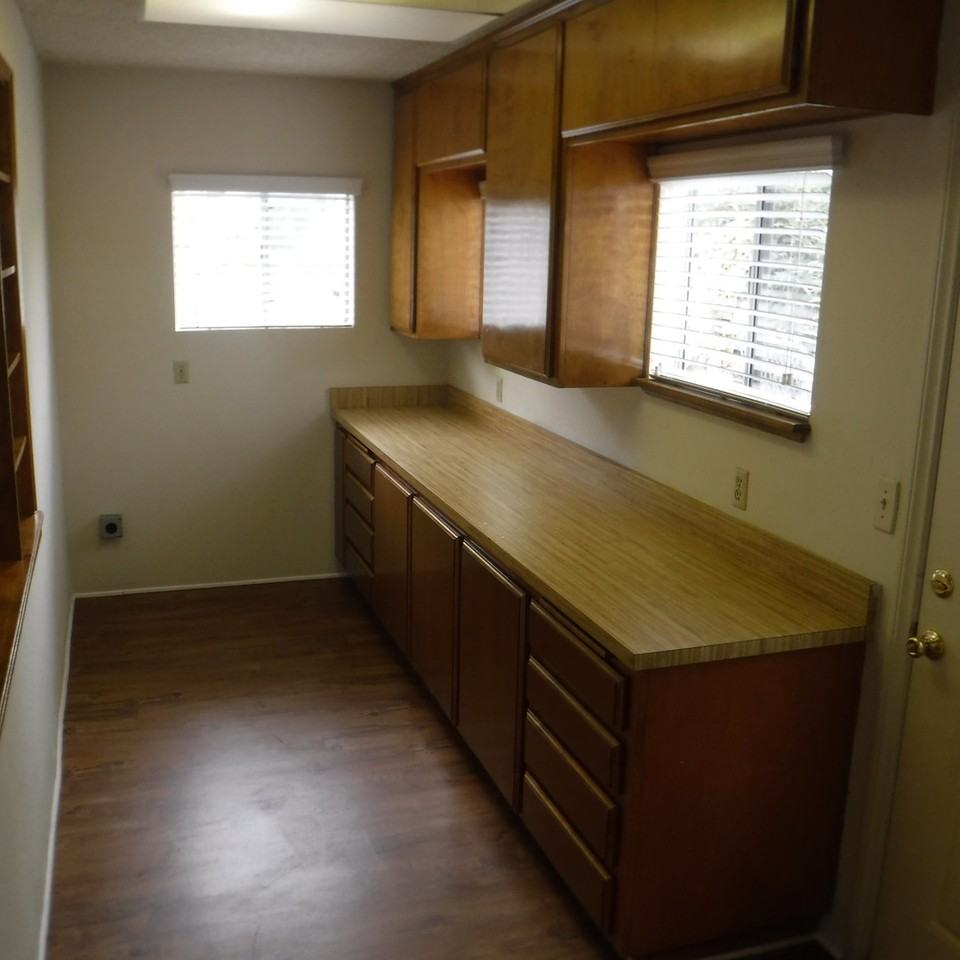330 E Everett Pl - Photo 7 of 16