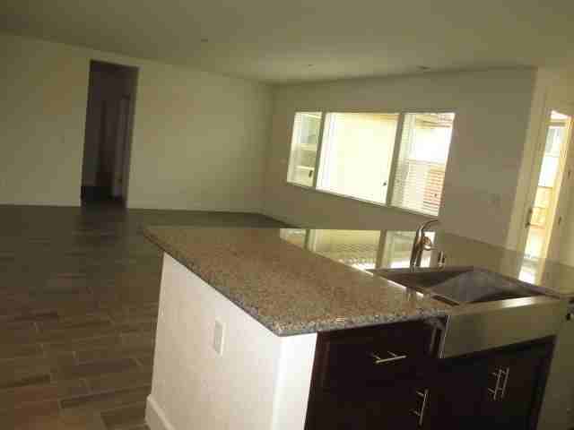 1613 Monroe Way - Photo 4 of 12