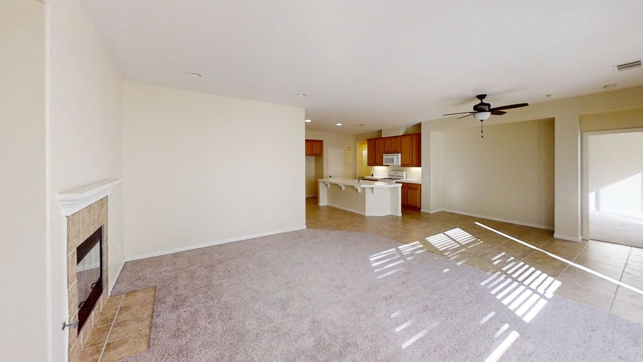 1559 Midnight Sun Dr - Photo 4 of 17