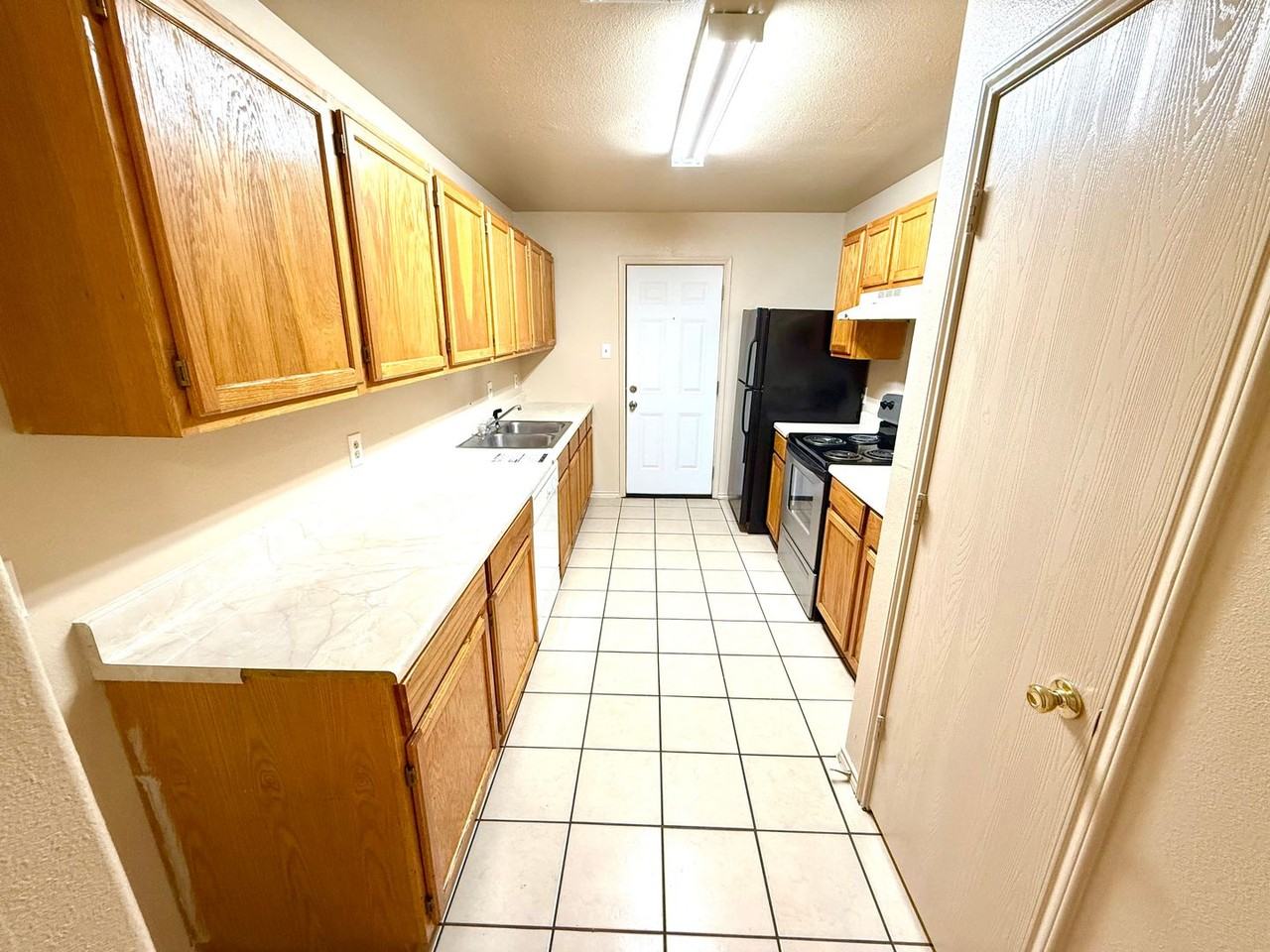 7568 Oak Chase - Photo 7 of 24