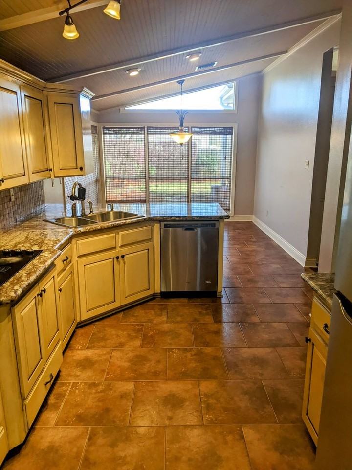 103 Southwood Dr - Photo 7 of 26