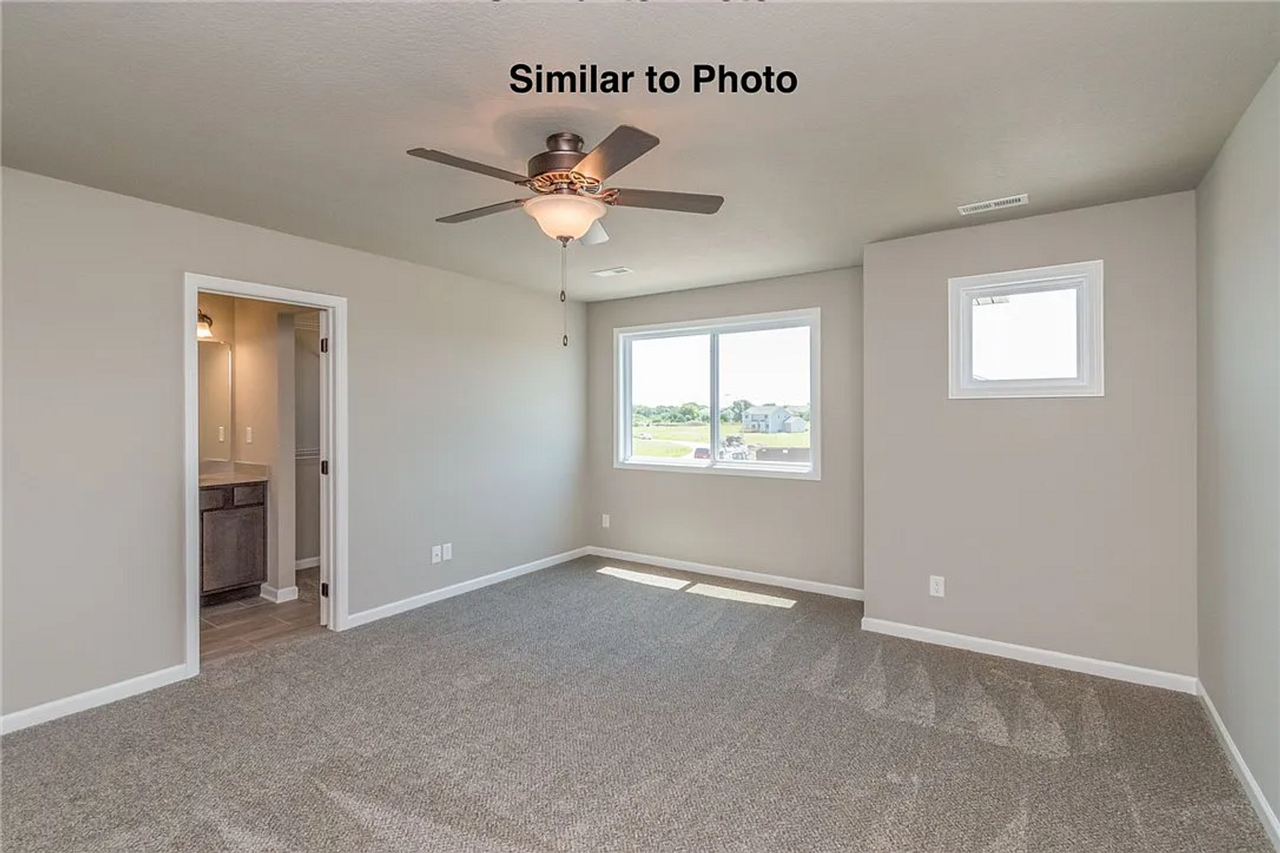 925 Knoll Dr - Photo 3 of 9