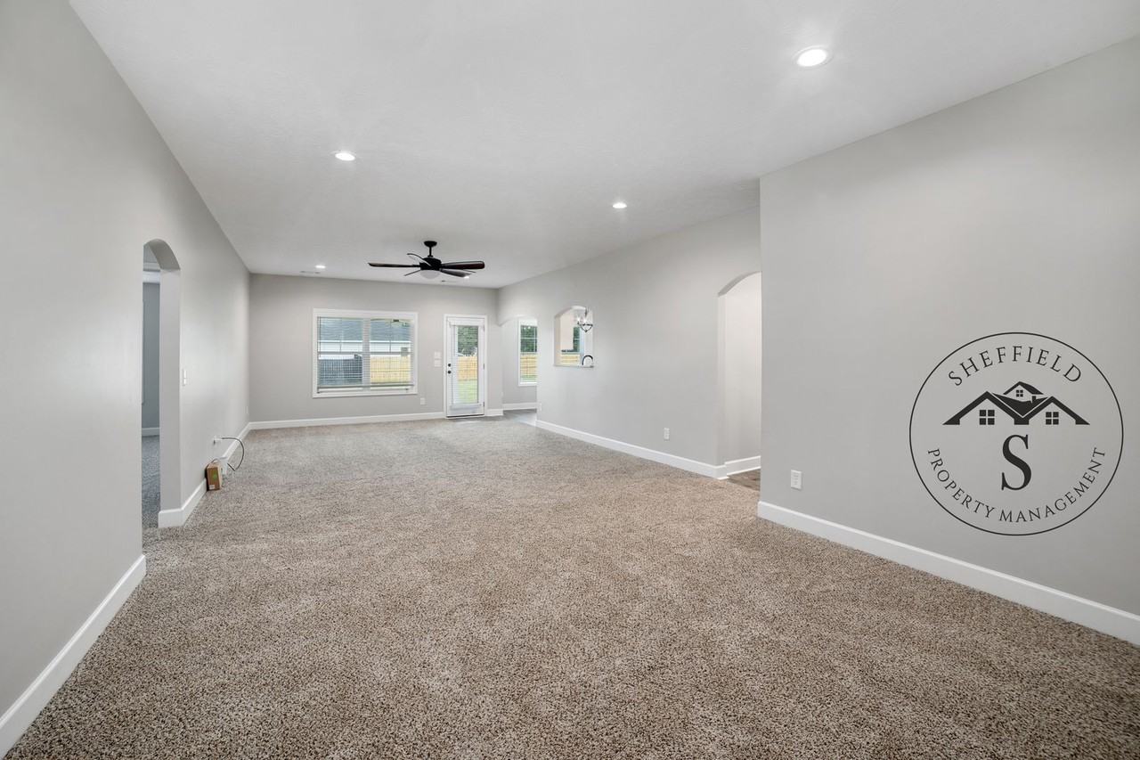 22 Elizabeth Way - Photo 6 of 25