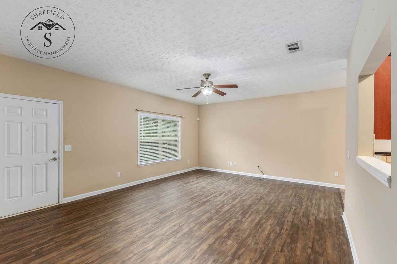 308 Irish Ct - Photo 2 of 20