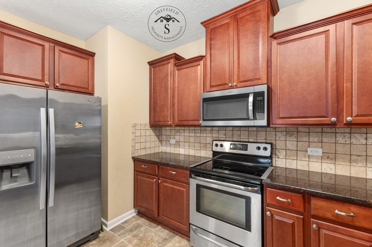 308 Irish Ct - Photo 4 of 20