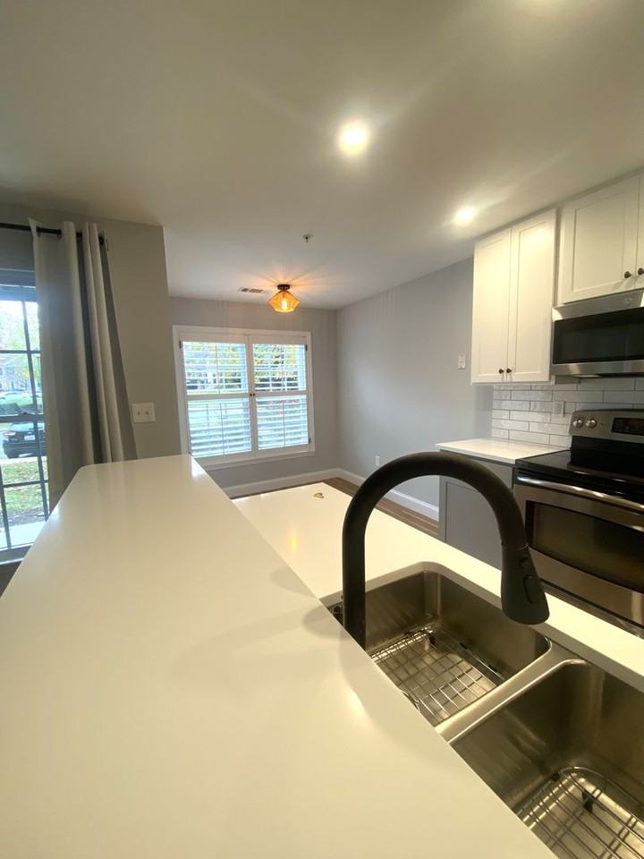 2010 Peggy Stewart Way #103 - Photo 3 of 13