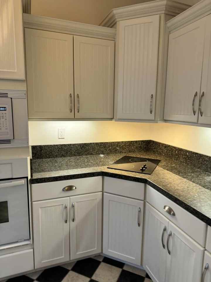 1051 Buchon St - Photo 3 of 12