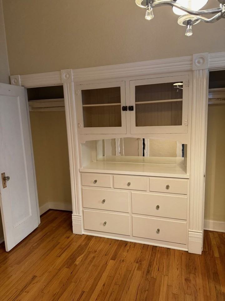 1051 Buchon St - Photo 7 of 12