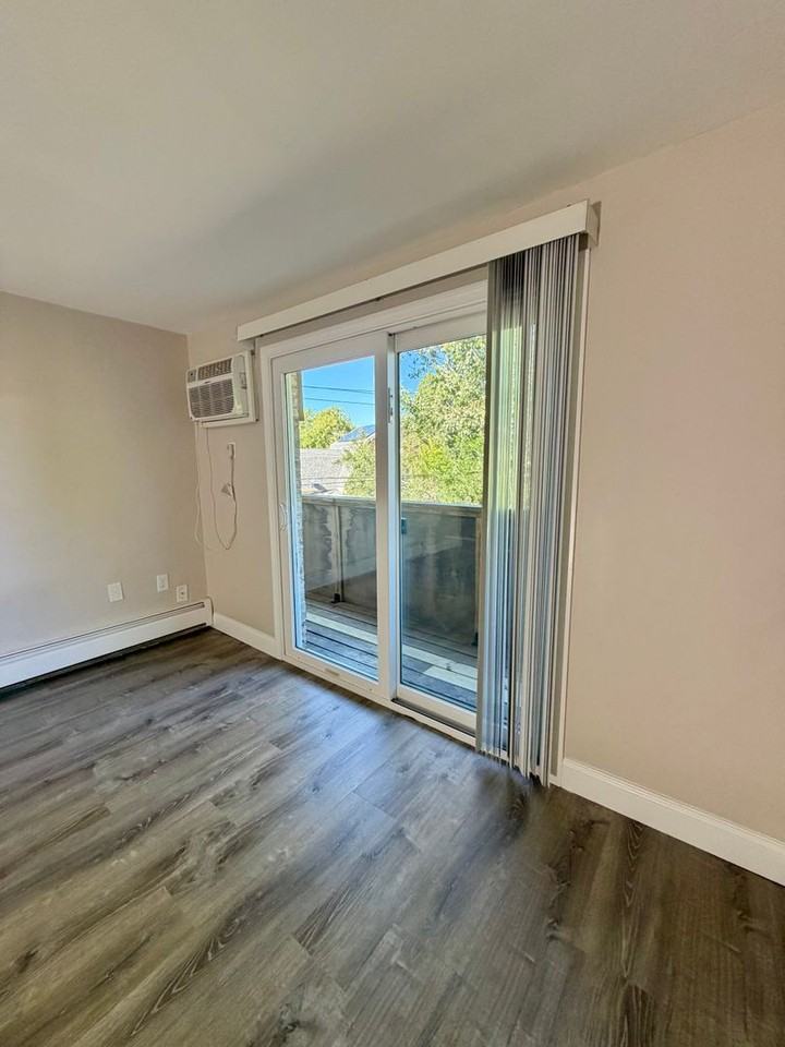 169 Aiken Ave - Photo 4 of 11