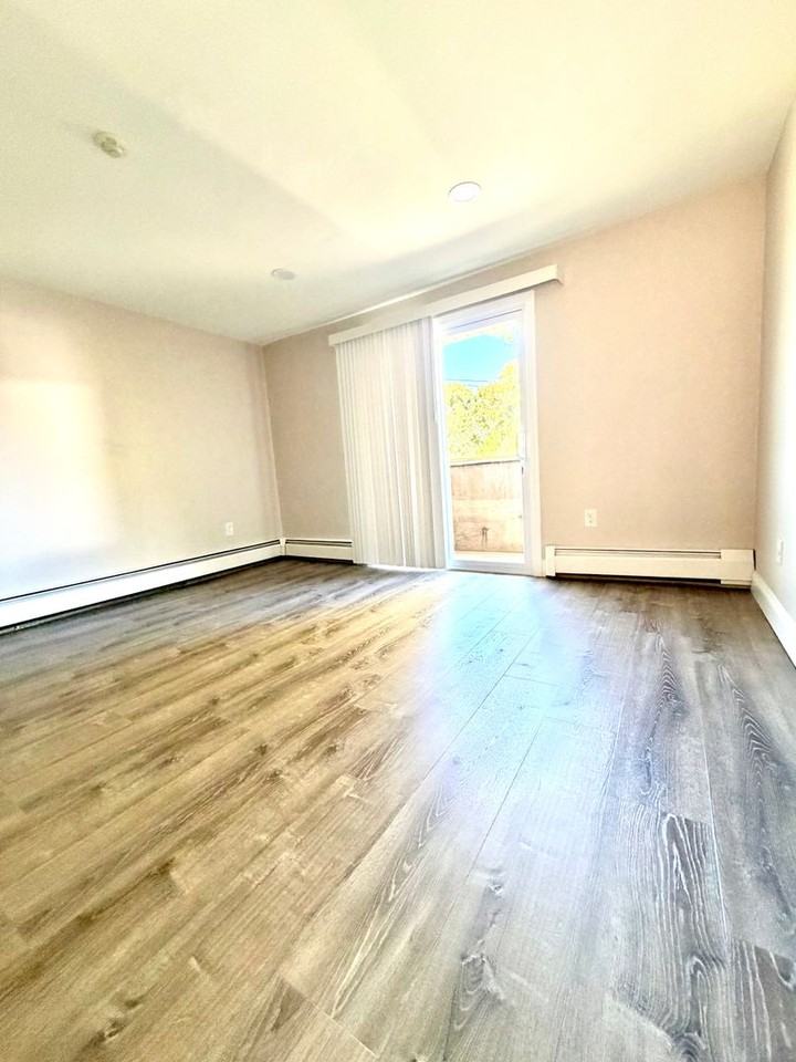 169 Aiken Ave - Photo 7 of 11