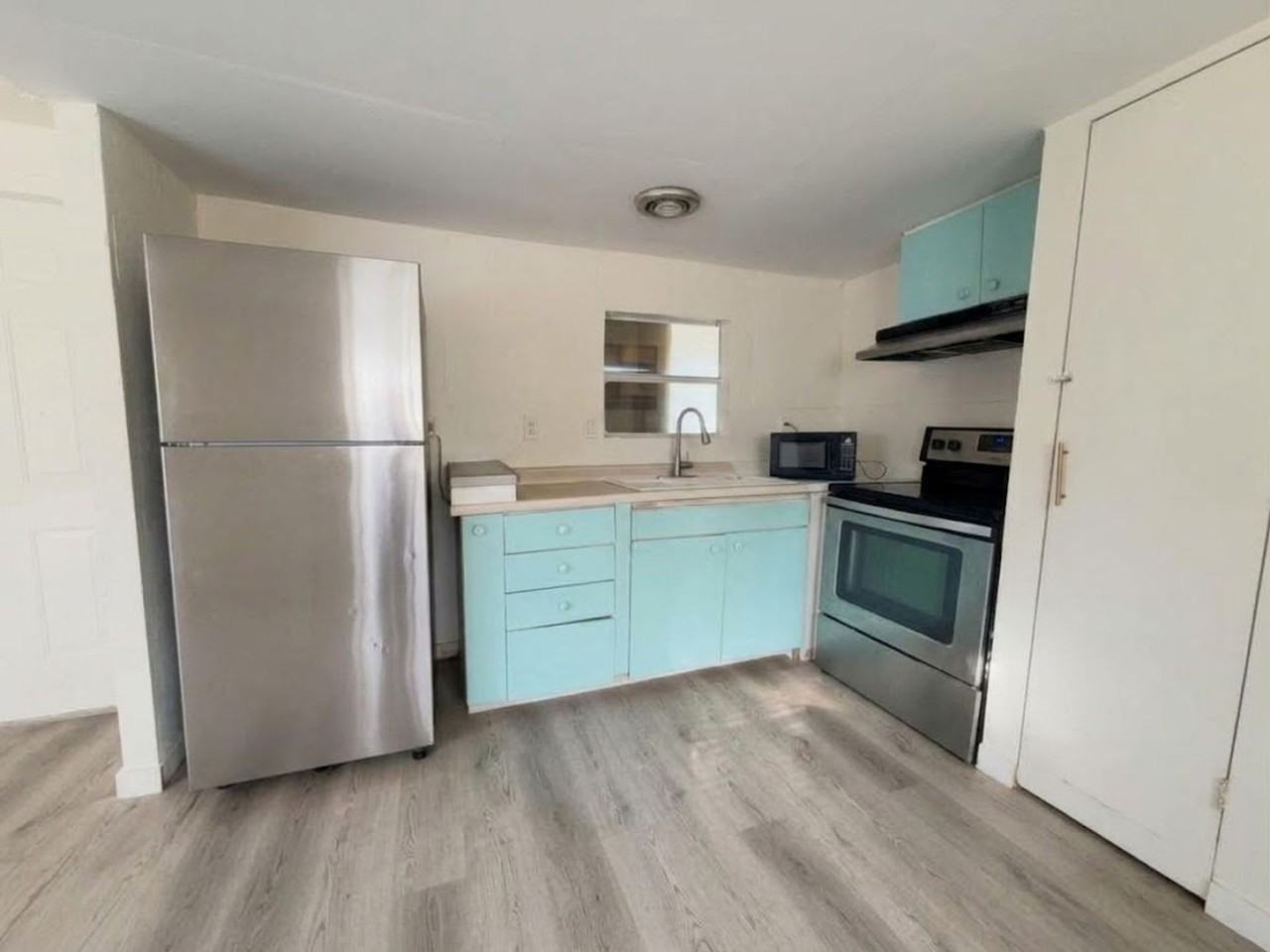 1/1 IN N. FT. MYERS... ELCTRIC, WATER, & INTERNET INCLUDED! - Photo 5 of 19