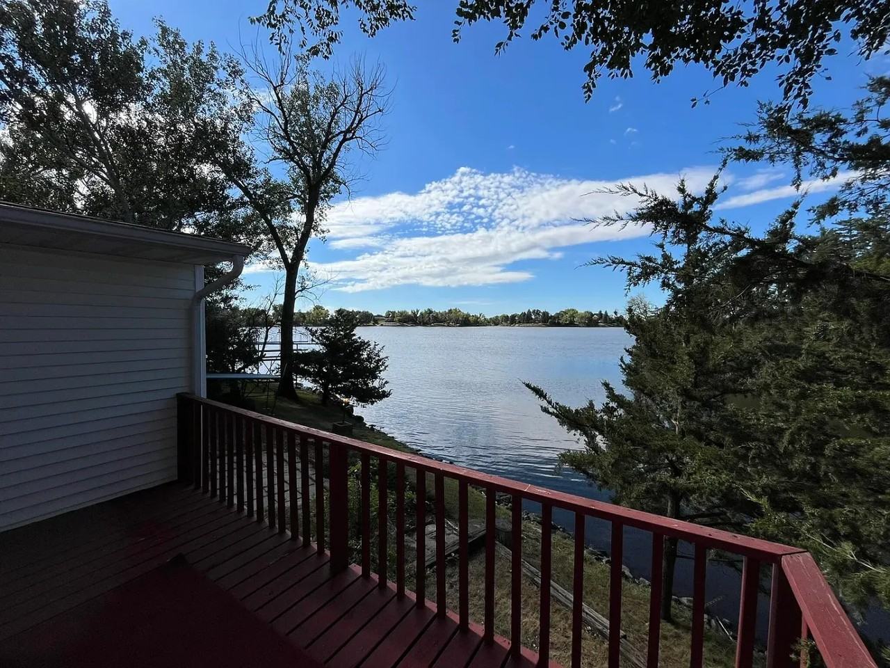 379539 N Shore Dr - Photo 4 of 29